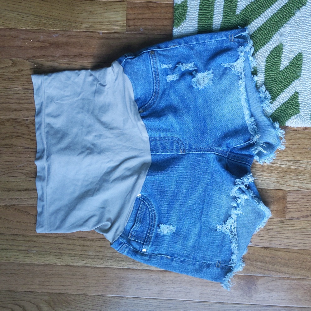 Blue Savvy maternity | denim shorts